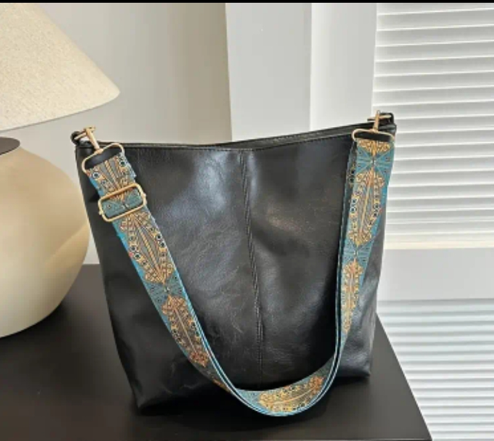 Classic Women Shoulder Bag